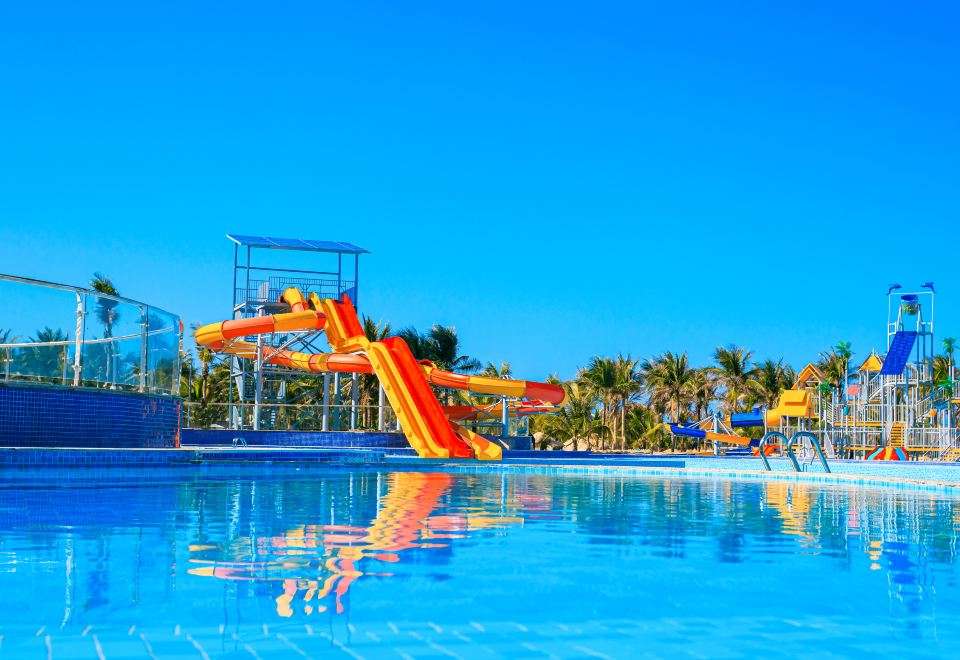Бассейн с горками FUN&SUN SENSES Lugano Resort